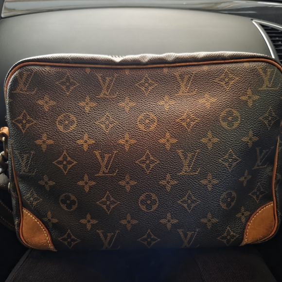 Louis Vuitton Brown Monogram Men's Bag - Picture 2 of 7
